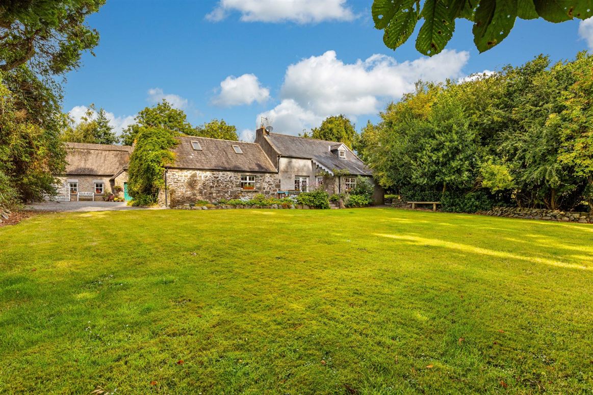 Thatched Cottage For Sale: Tearmann, Castlekieran, Carnaross, Co. Meath
