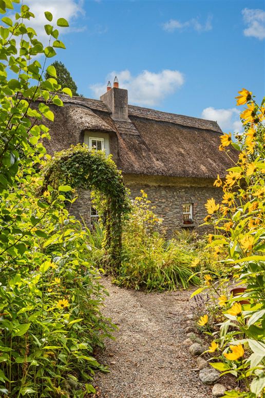 Thatched Cottage For Sale: Tearmann, Castlekieran, Carnaross, Co. Meath