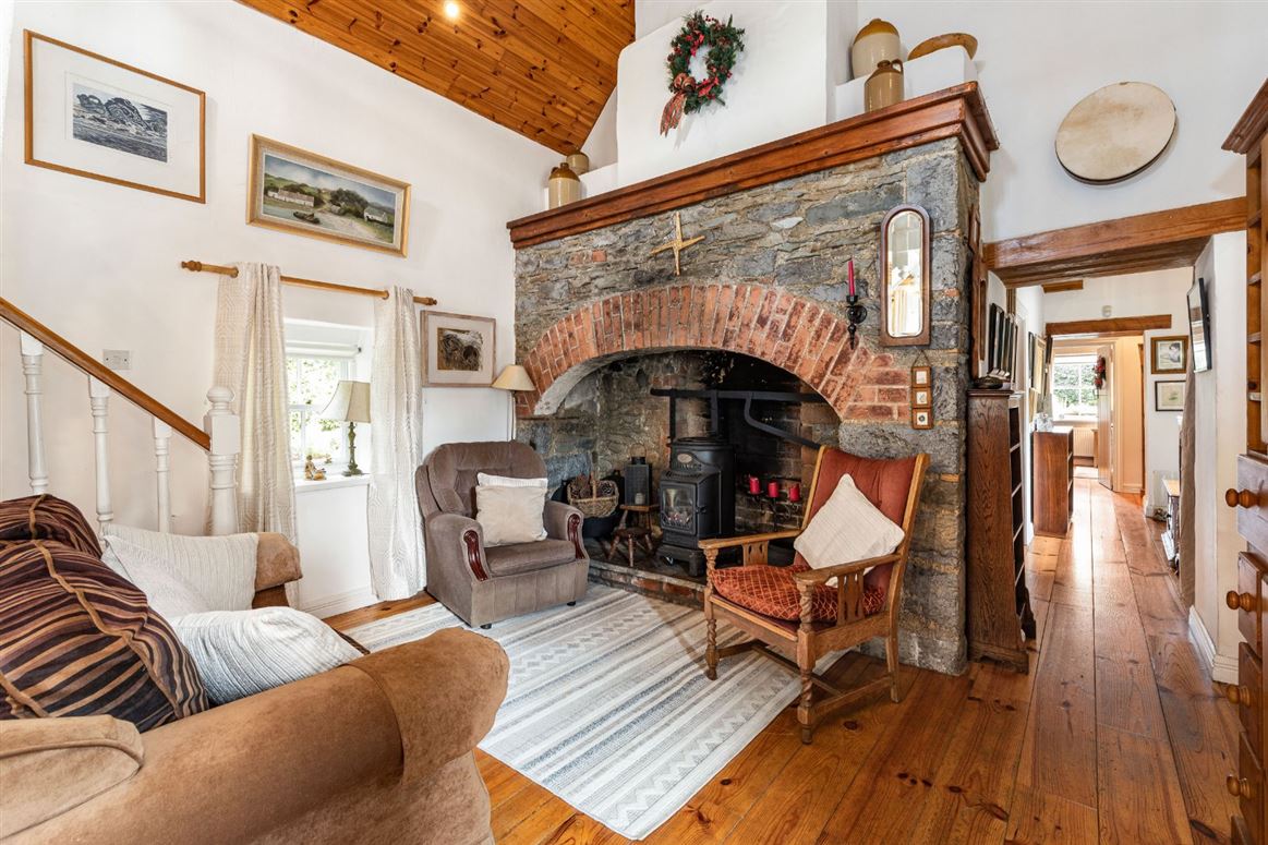 Thatched Cottage For Sale: Tearmann, Castlekieran, Carnaross, Co. Meath