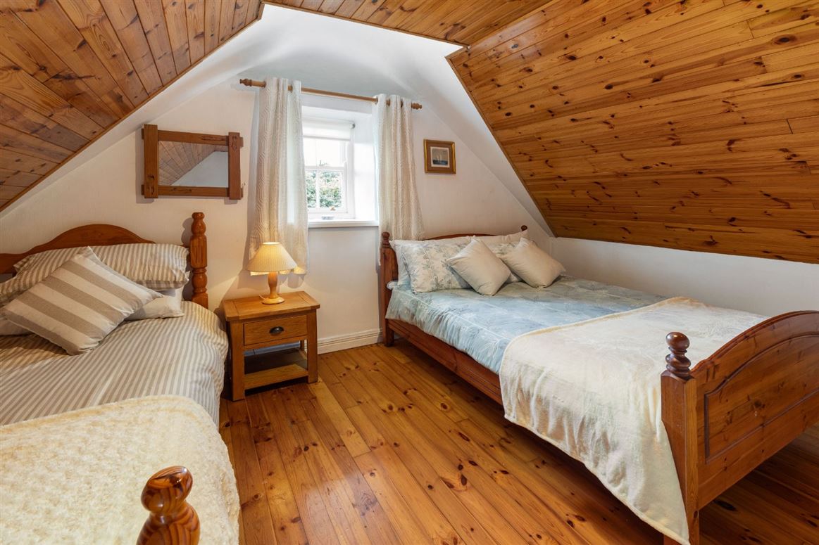 Thatched Cottage For Sale: Tearmann, Castlekieran, Carnaross, Co. Meath