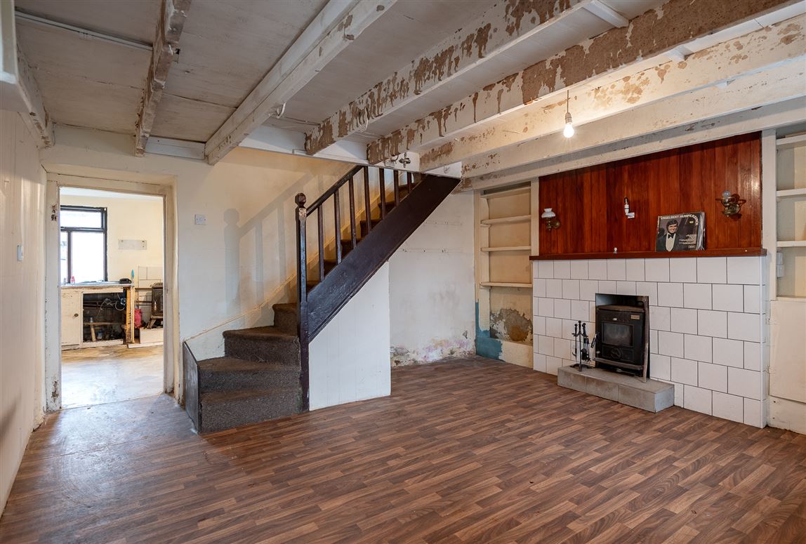 Farmhouse For Sale: Derreenavurrig, Sneem, Co. Kerry