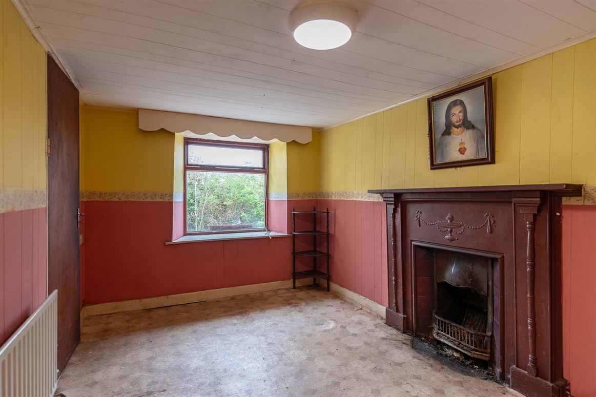Farmhouse For Sale: Derreenavurrig, Sneem, Co. Kerry