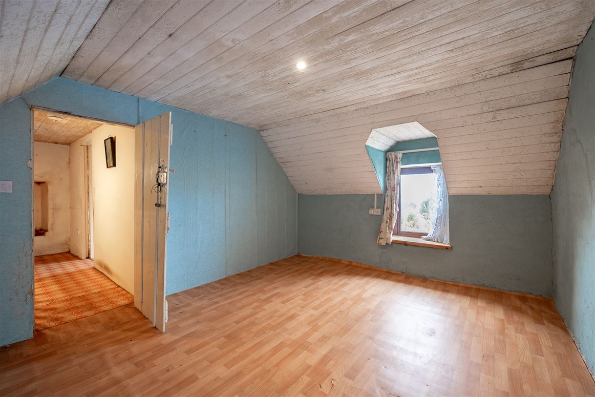 Farmhouse For Sale: Derreenavurrig, Sneem, Co. Kerry