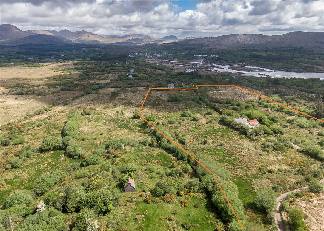 Farmhouse For Sale: Derreenavurrig, Sneem, Co. Kerry