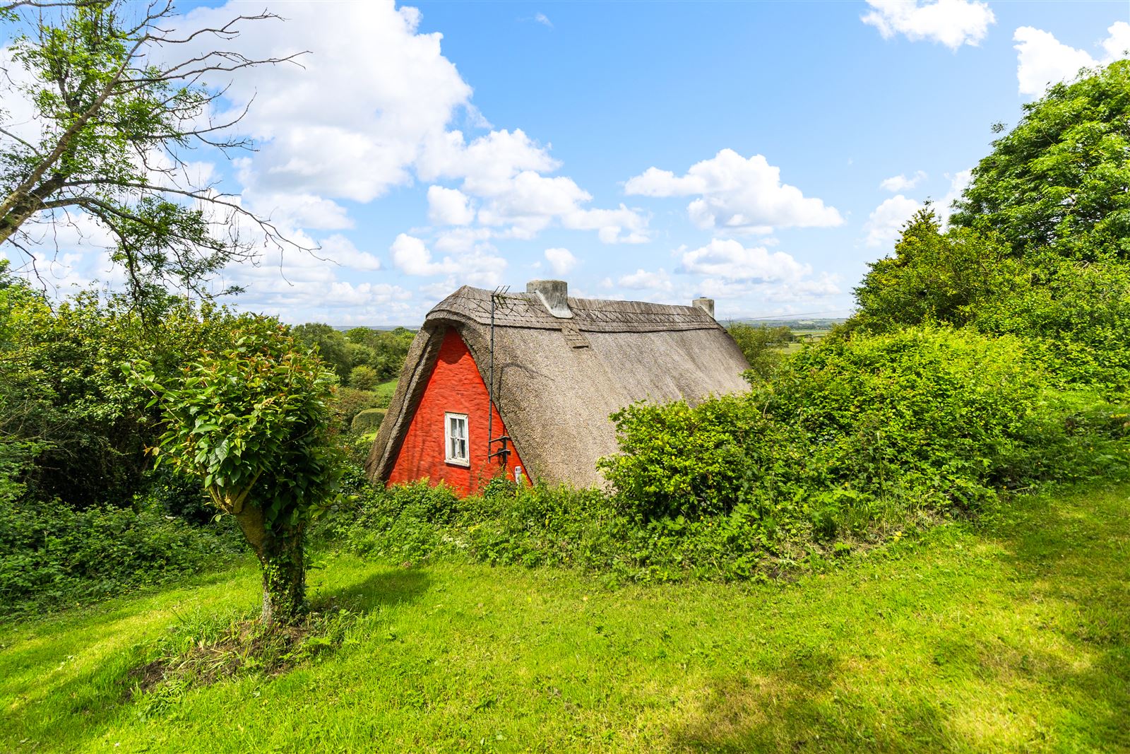 Thatched Cottage For Sale: Fairgreen Cottage, Cooladerra, Ballymacoda, Co. Cork