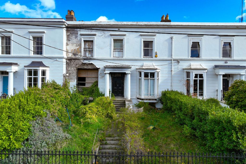 2 De Vesci Terrace, Monkstown, Co. Dublin, A96 RR52