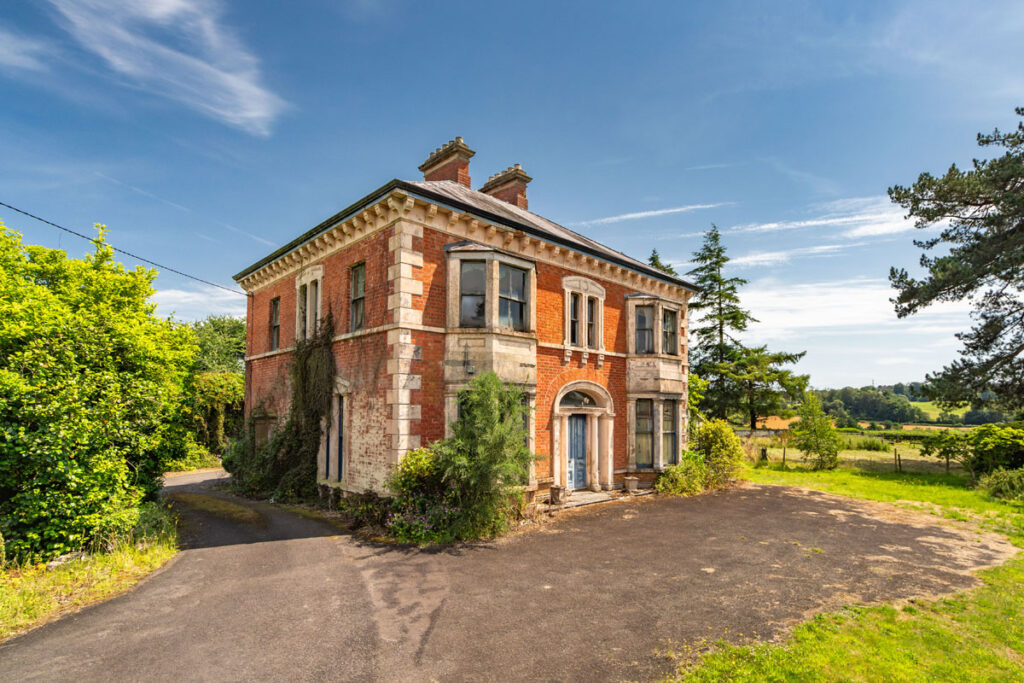 Ballyowan House and Farm, 44/50 Drumbeg Road, Dunmurry, Co. Down, BT17 9LE