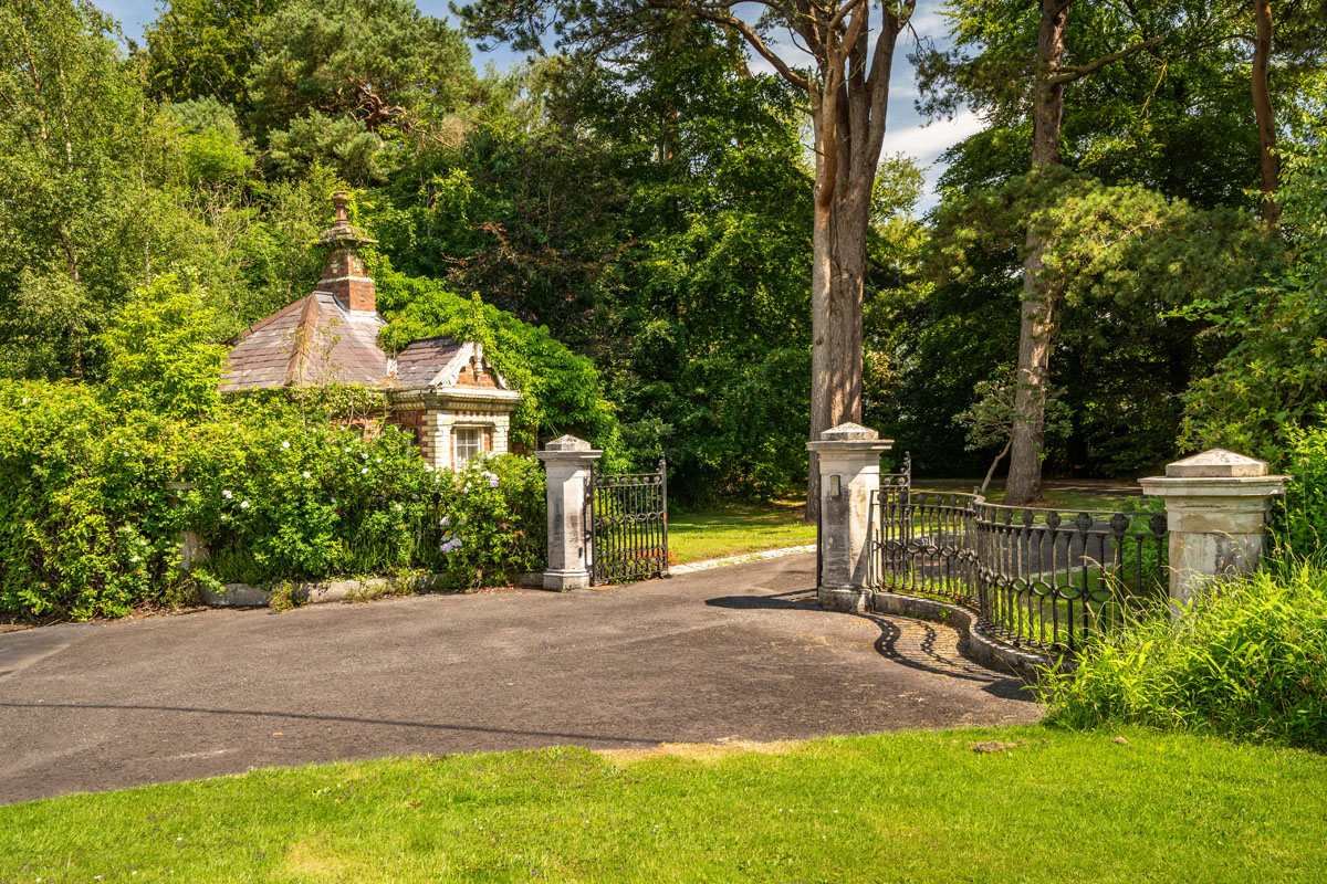 Period Residence and Farm For Sale: Ballyowan House and Farm, 44 and 50 Drumbeg Road, Dunmurry, Co. Down