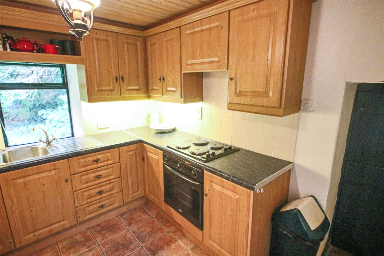 Thatched Cottage For Sale: Fionn MacCumhaill Cottage, Keshcarrigan, Carrick On Shannon, Co. Leitrim