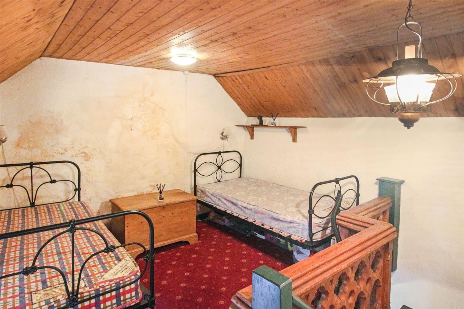 Thatched Cottage For Sale: Fionn MacCumhaill Cottage, Keshcarrigan, Carrick On Shannon, Co. Leitrim