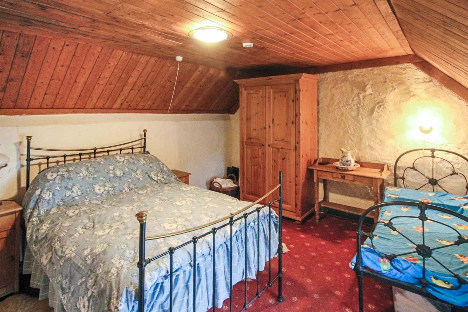 Thatched Cottage For Sale: Fionn MacCumhaill Cottage, Keshcarrigan, Carrick On Shannon, Co. Leitrim