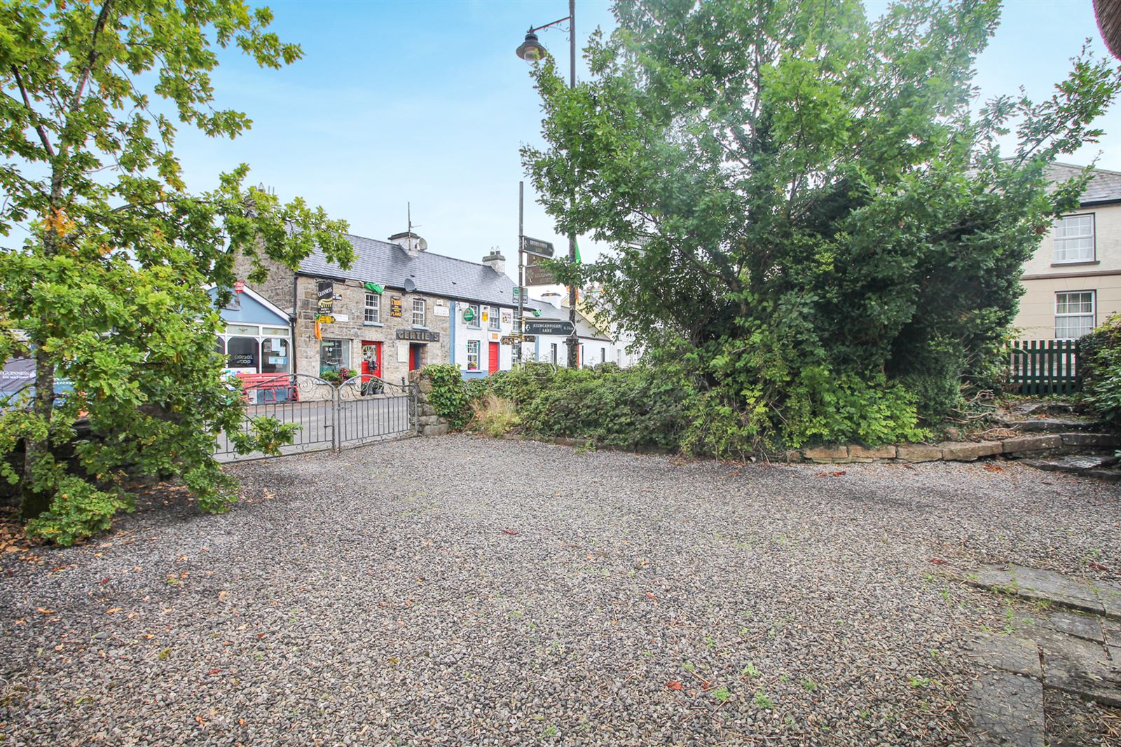 Thatched Cottage For Sale: Fionn MacCumhaill Cottage, Keshcarrigan, Carrick On Shannon, Co. Leitrim